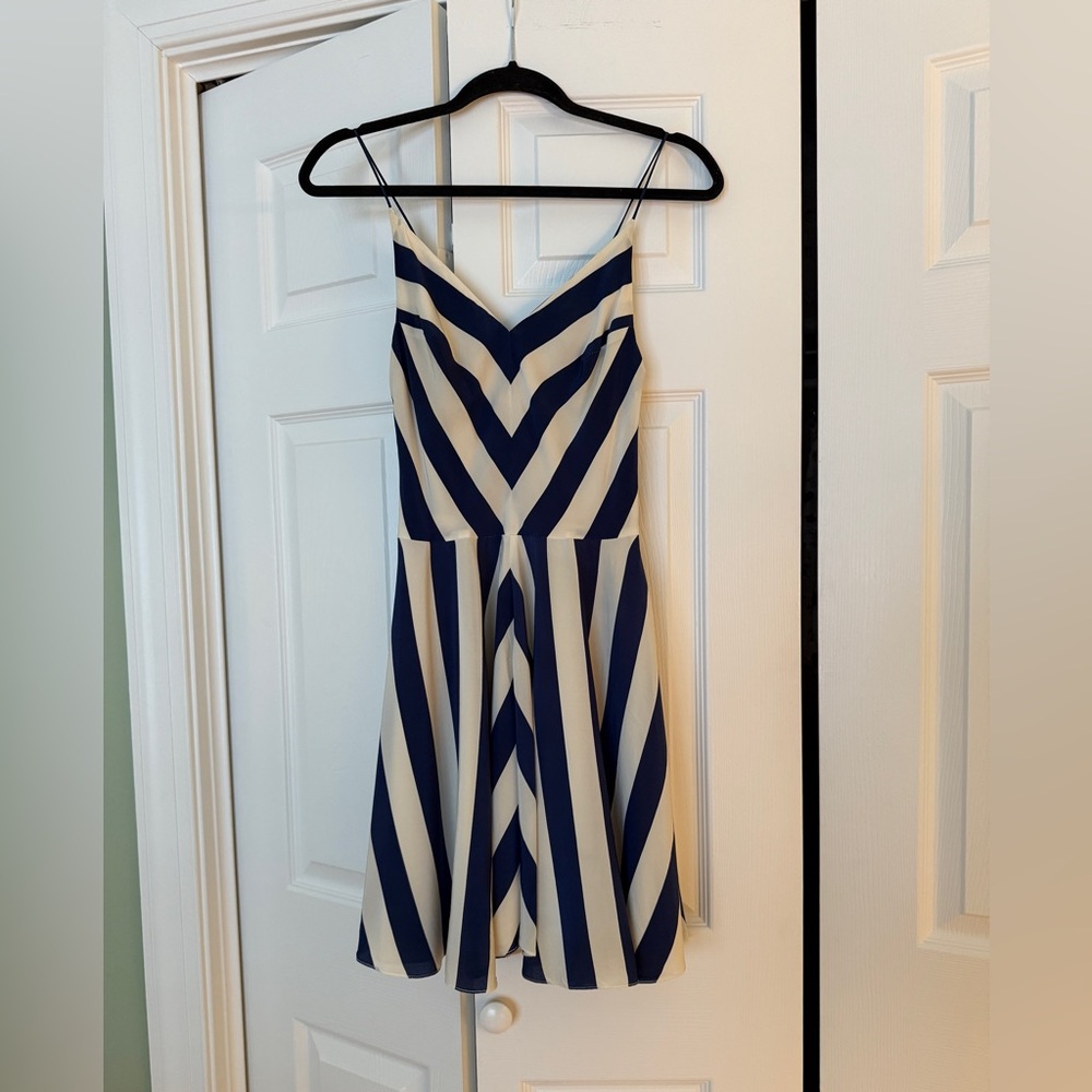 Amanda Uprichard 100% Silk, lined, small, Elegant Striped Blue and White Dress